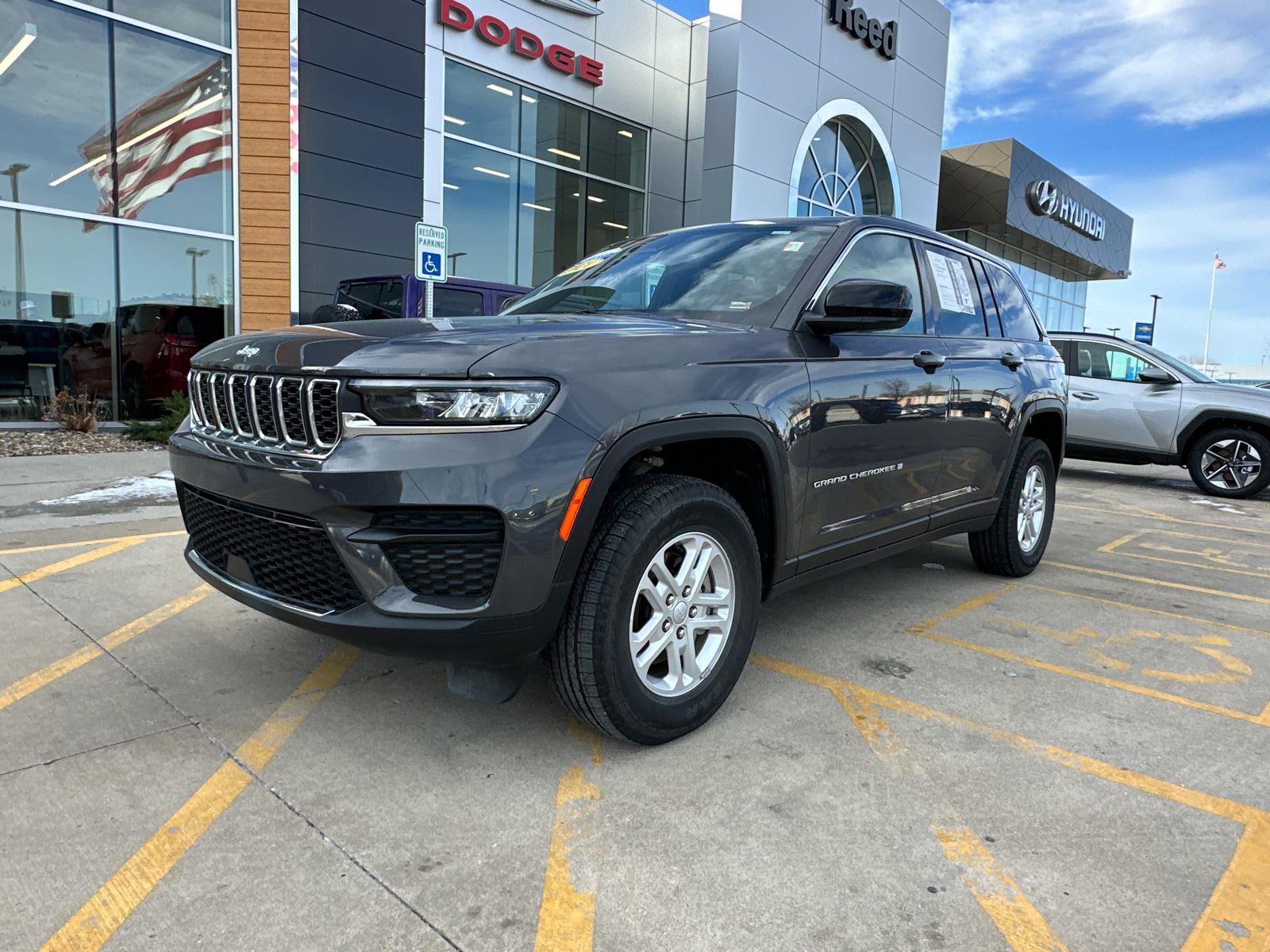 2024 Jeep Grand Cherokee Laredo's photo