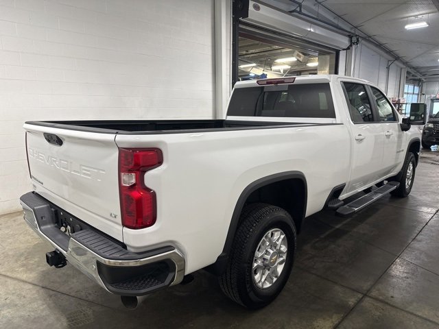 2025 Chevrolet Silverado 3500HD LT photo 4