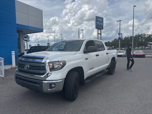 2014 Toyota Tundra SR5 CrewMax photo 7