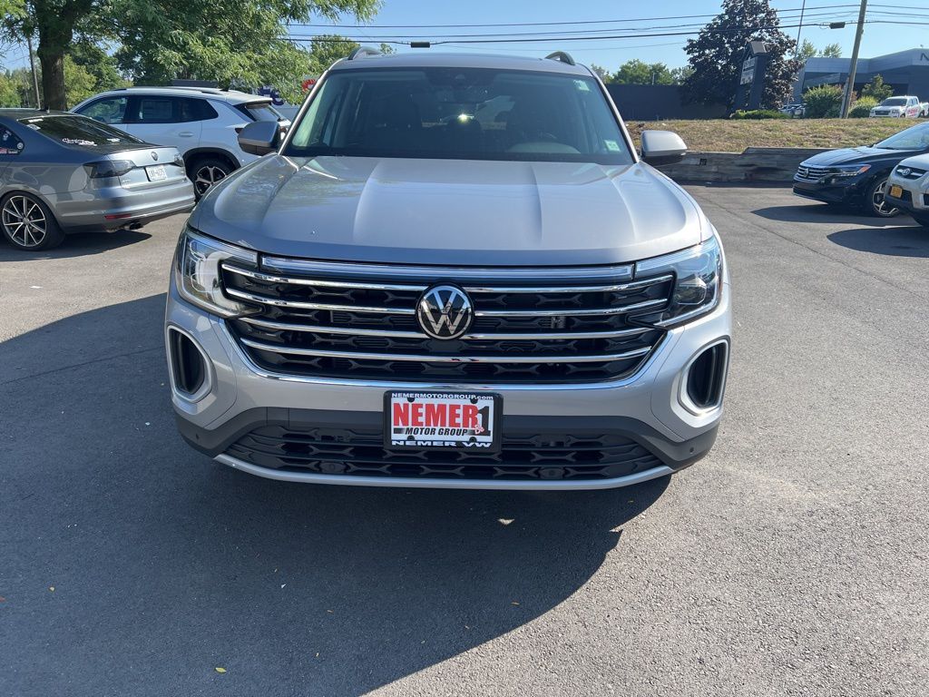 2026 Volkswagen Atlas SE Technology photo 2