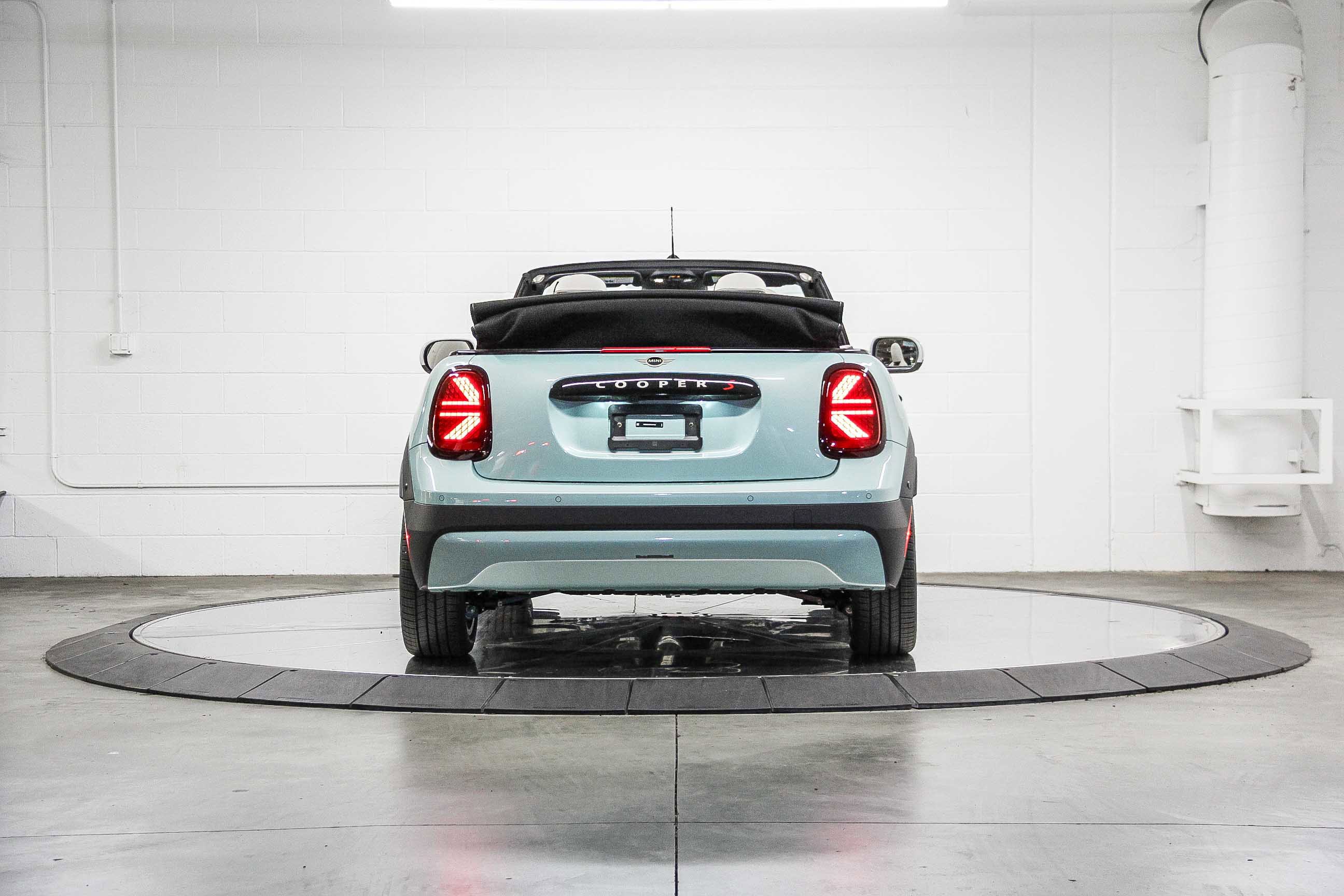 2026 Mini Cooper Convertible Iconic photo 11