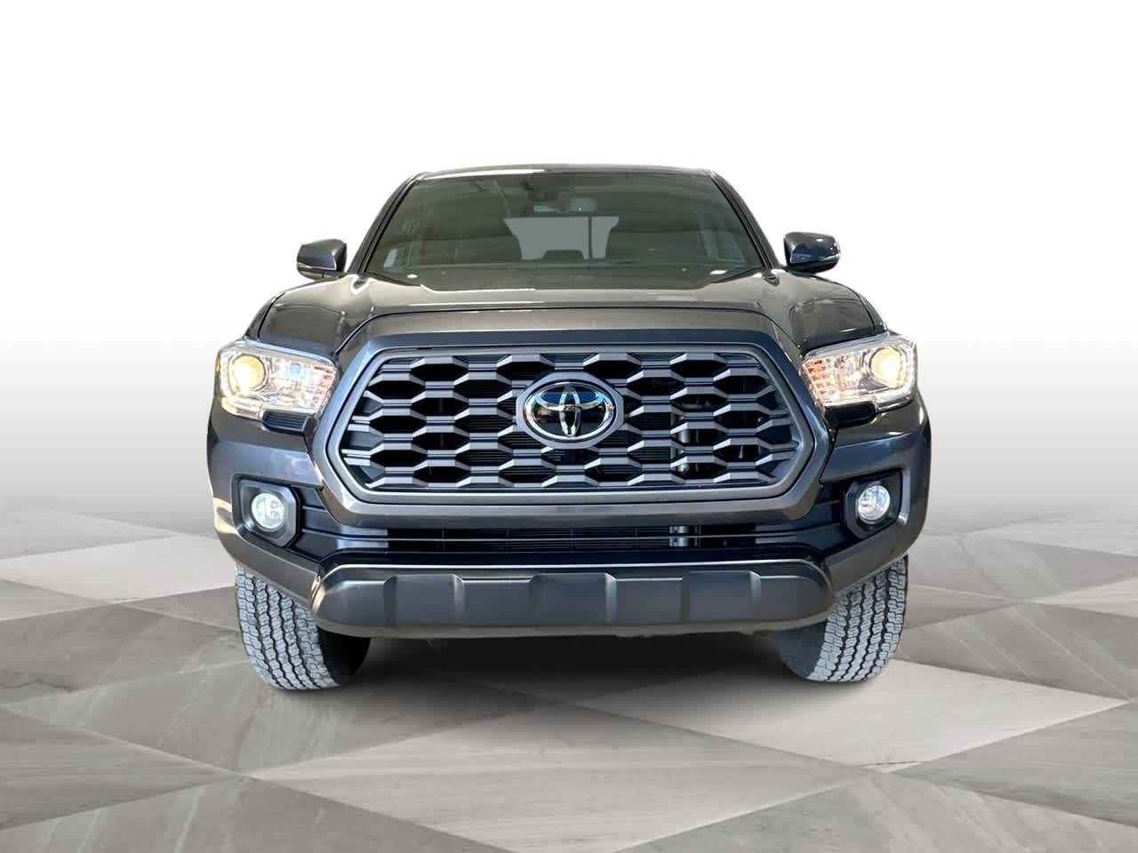 2023 Toyota Tacoma TRD photo 3