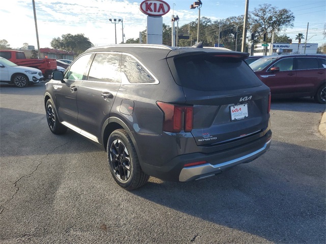 2025 Kia Sorento S photo 4
