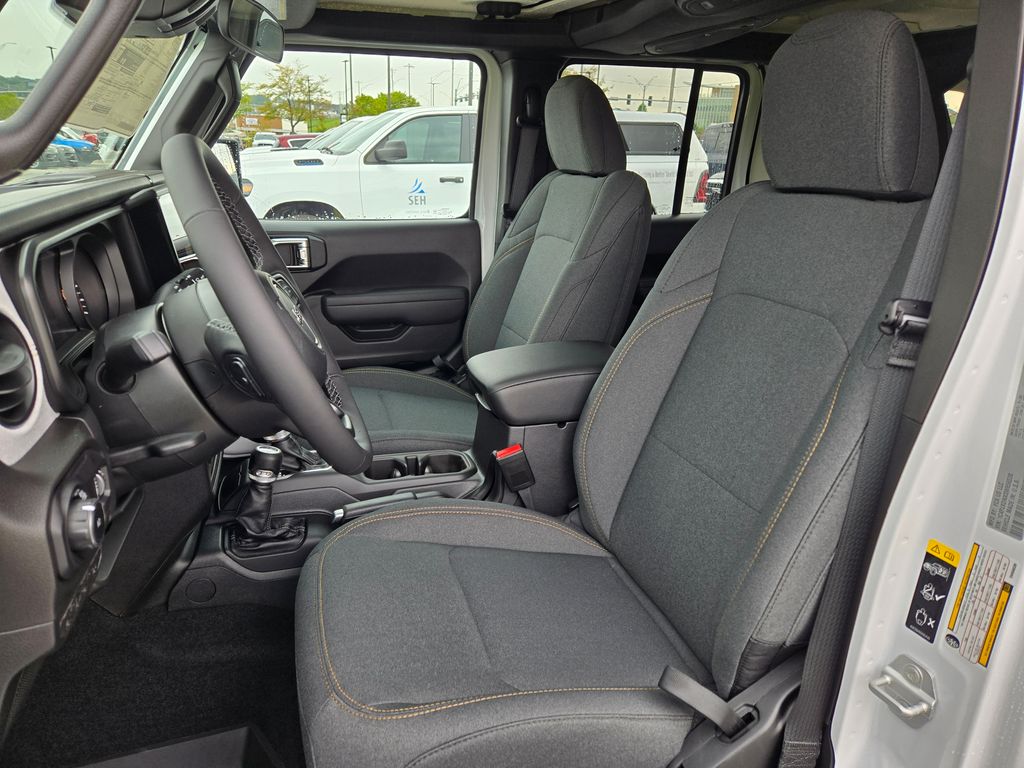 2025 Jeep Wrangler Sport S photo 14