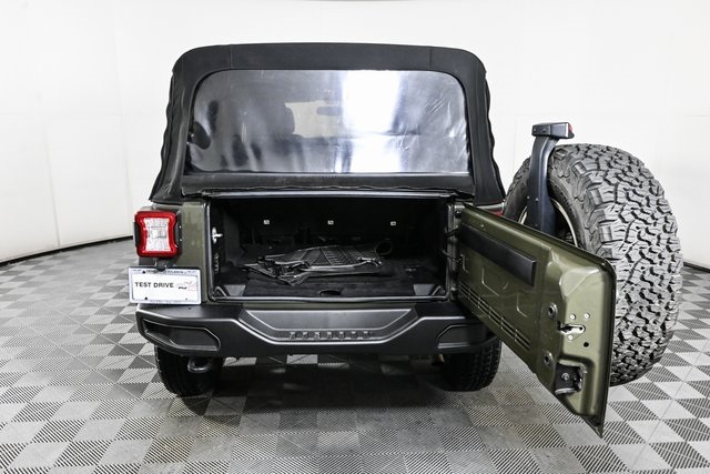2015 Jeep Wrangler Unlimited Rubicon photo 23