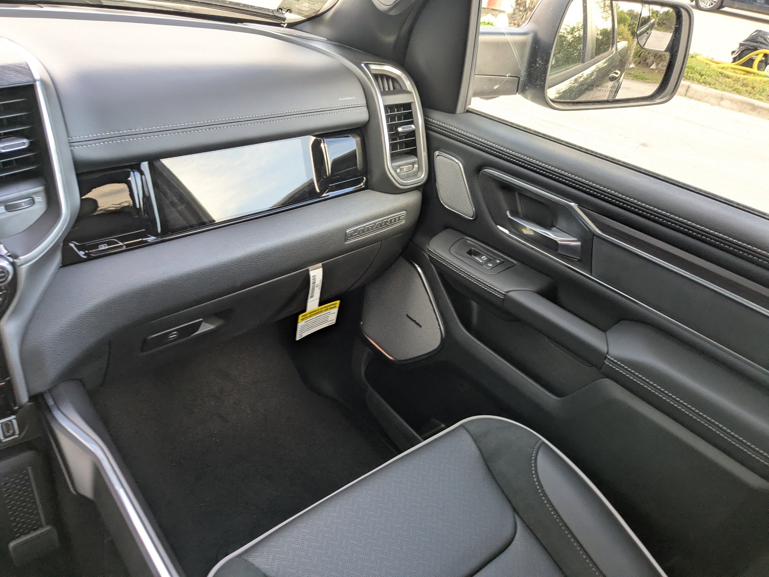 2026 Ram 1500 Laramie photo 14