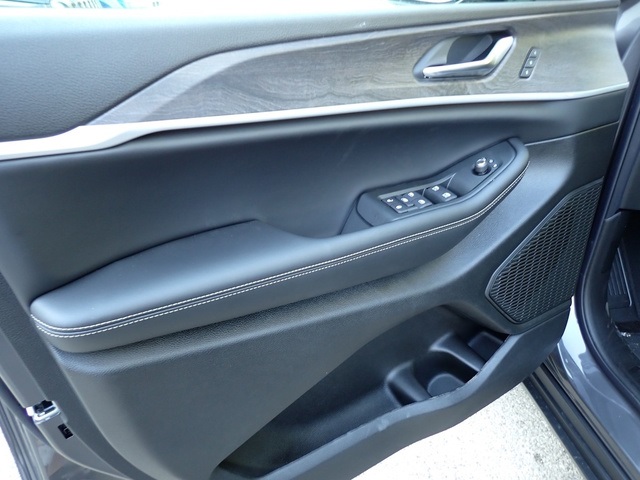 2025 Jeep Grand Cherokee Limited photo 14