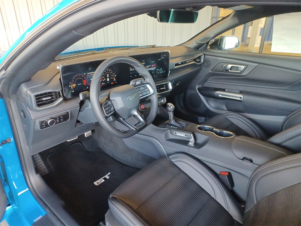 2025 Ford Mustang GT photo 12