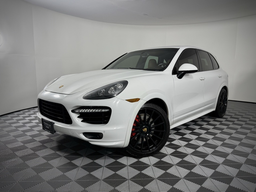 2014 Porsche Cayenne GTS's photo