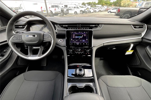2025 Jeep Grand Cherokee Laredo X photo 5
