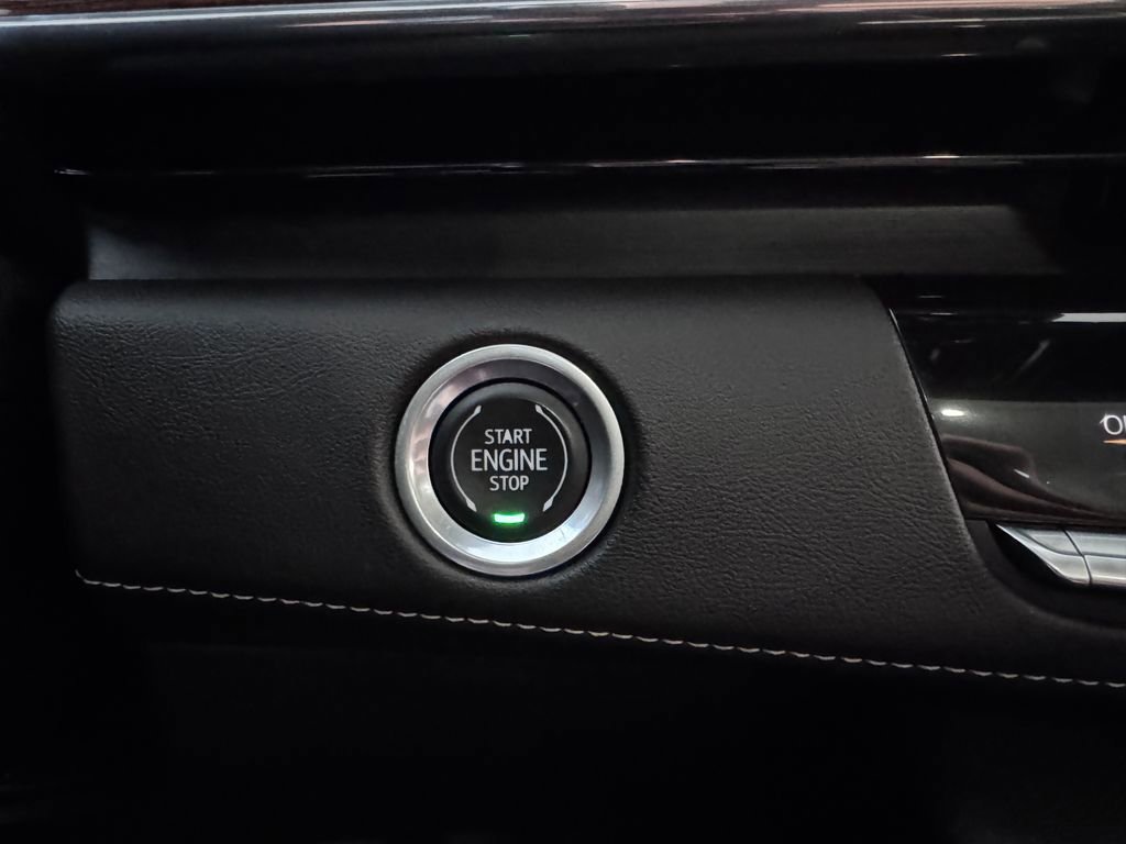 2022 Cadillac Escalade Premium Luxury photo 23