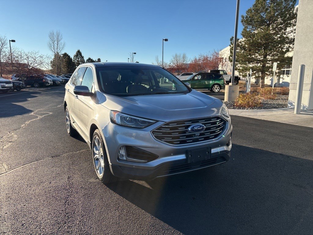 2022 Ford Edge Titanium photo 4