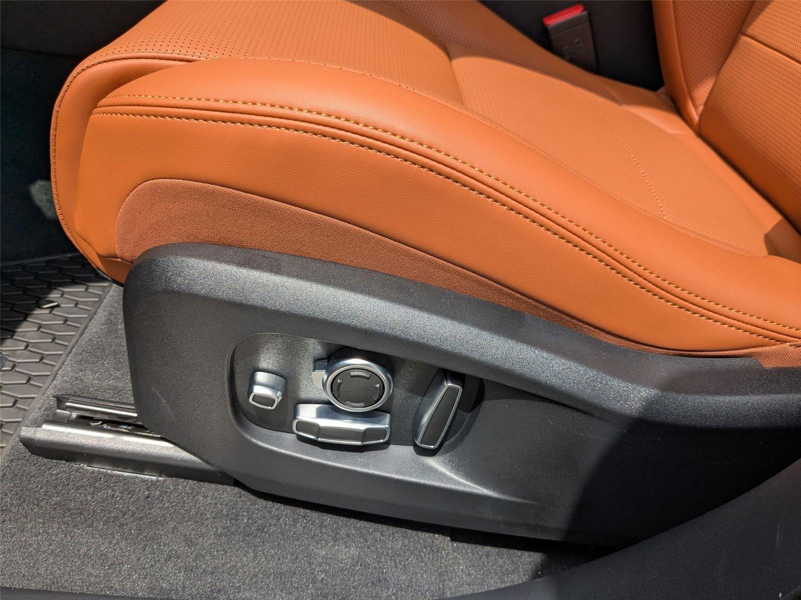 2026 Jaguar F-PACE P250 R-Dynamic S photo 15