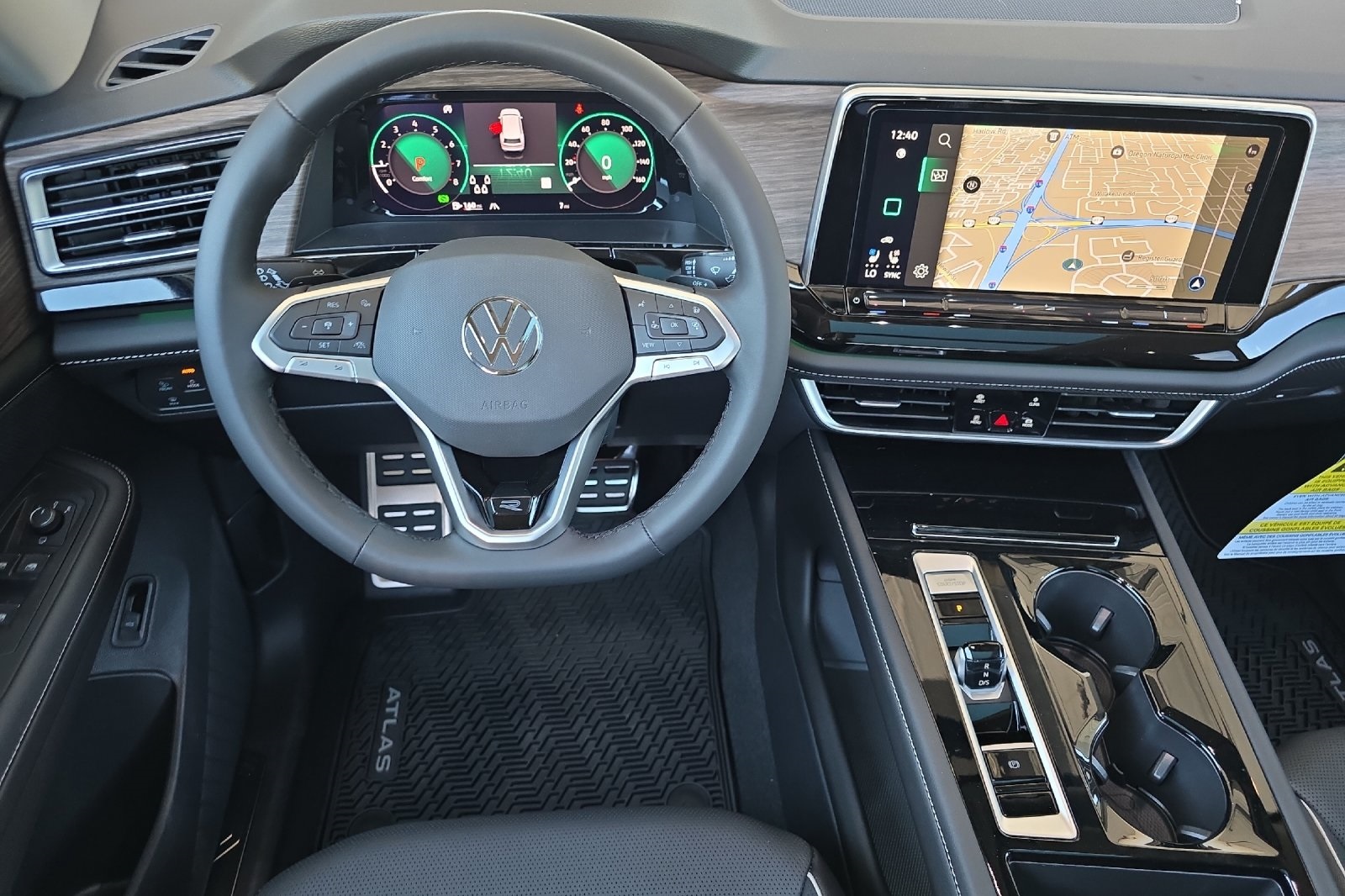2025 Volkswagen Atlas SEL Premium R-Line photo 12