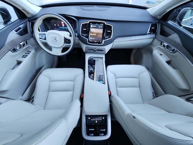 2024 Volvo XC90 Plus photo 29