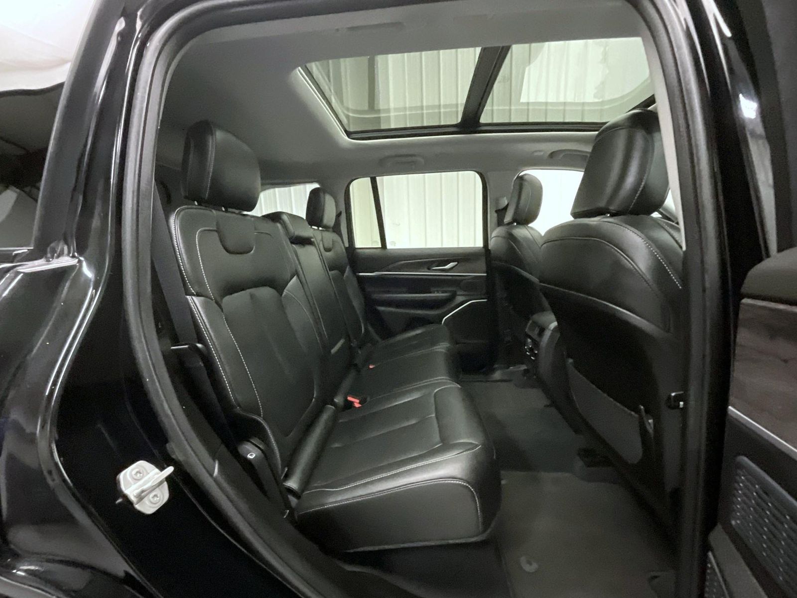2023 Jeep Cherokee 4xe photo 14