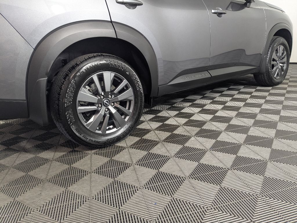 2025 Nissan Pathfinder SV photo 7