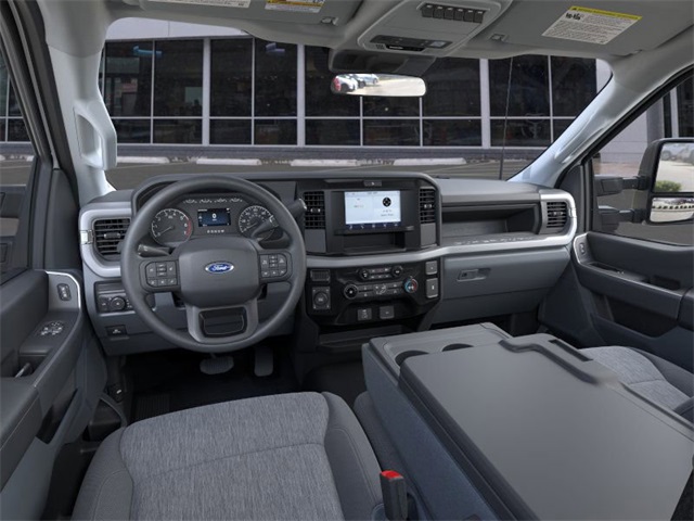 2025 FORD F-350 - Image 31