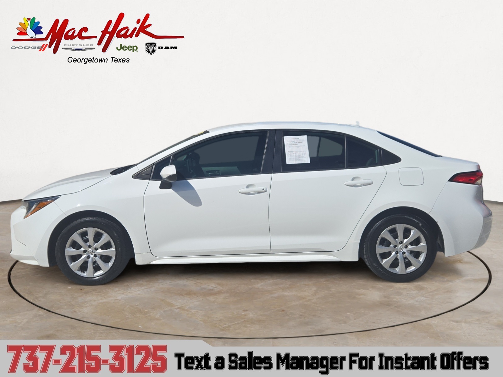 2021 Toyota Corolla LE photo 2