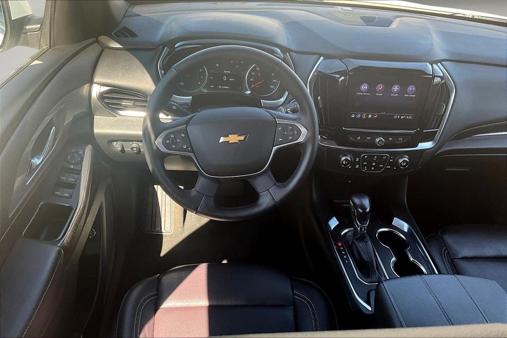 2022 Chevrolet Traverse Leather photo 7