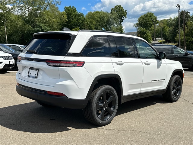 2025 Jeep Grand Cherokee Altitude X photo 2