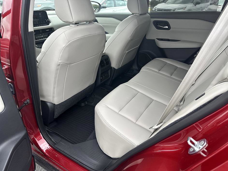 2023 Nissan Rogue SL photo 15