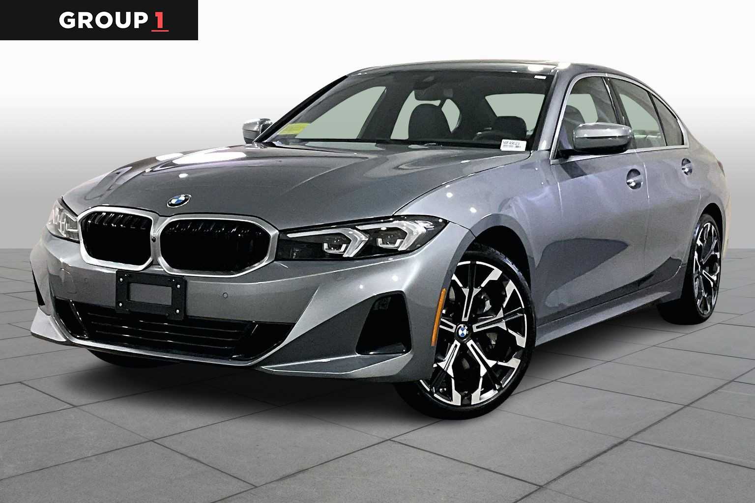 2025 BMW 3 Series 330i's photo