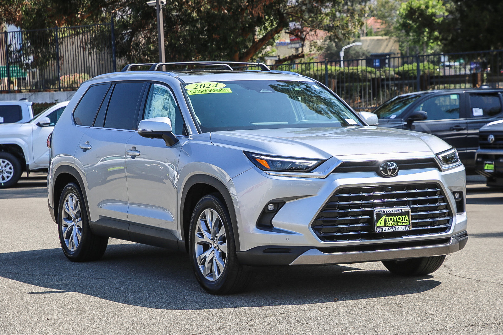 2024 Toyota Grand Highlander Limited photo 2