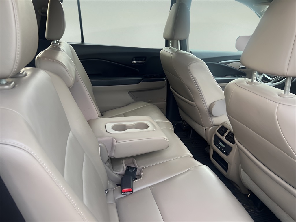2016 Honda Pilot EX-L photo 25
