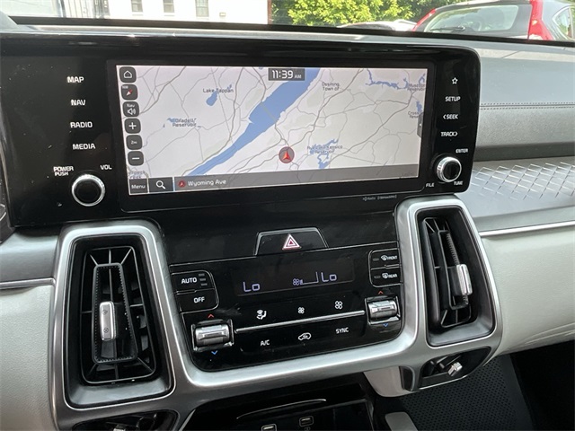 2022 Kia Sorento S photo 16
