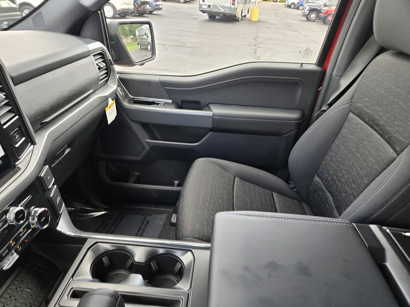 2025 Ford F-150 XLT photo 10