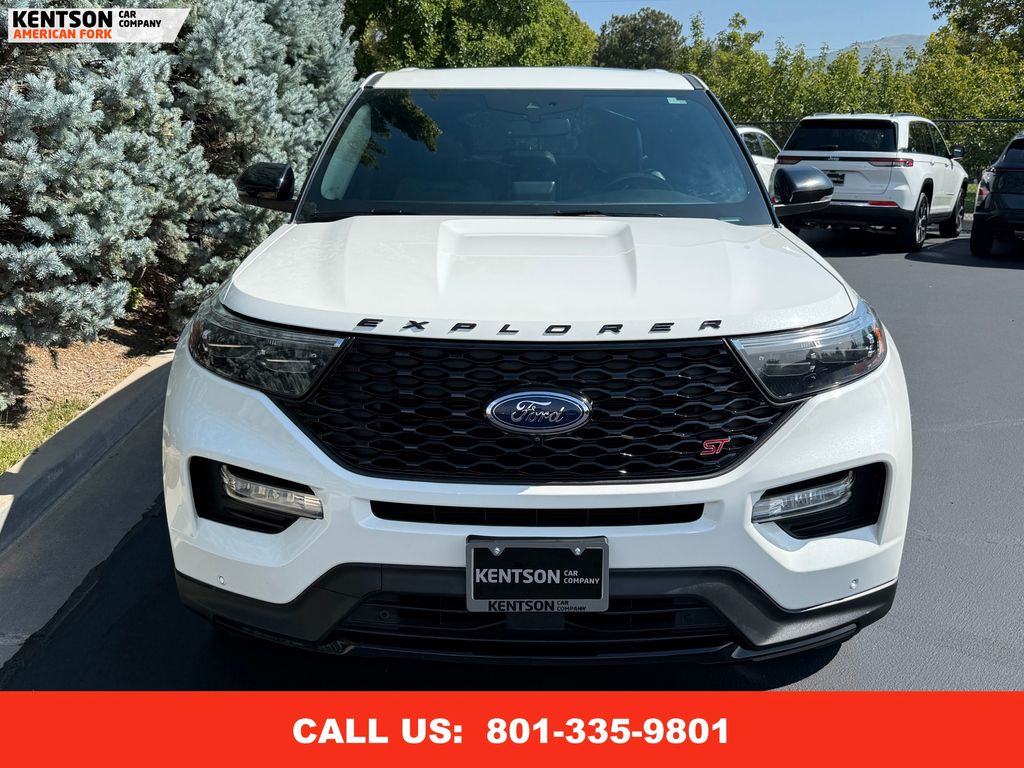 2022 Ford Explorer ST photo 2