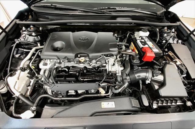 2020 Toyota Camry SE photo 25