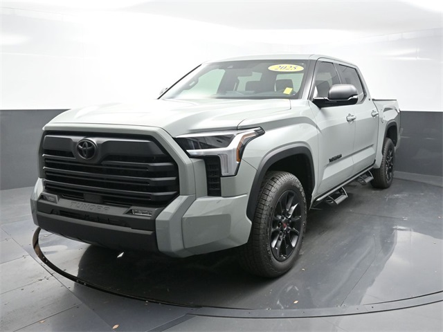 2025 Toyota Tundra SR5's photo