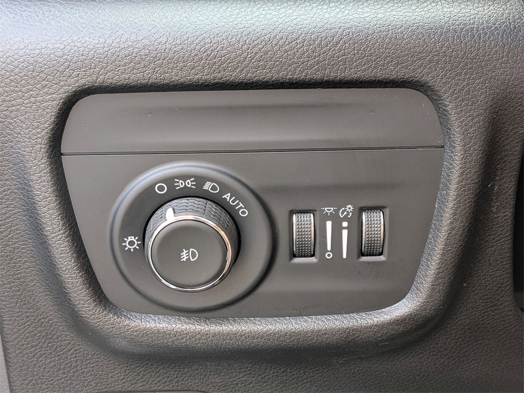 2022 Jeep Grand Cherokee Limited photo 12