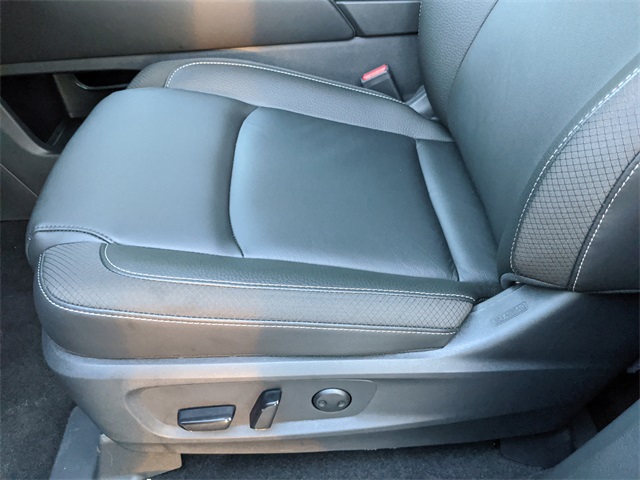 2025 Nissan Pathfinder SL photo 14