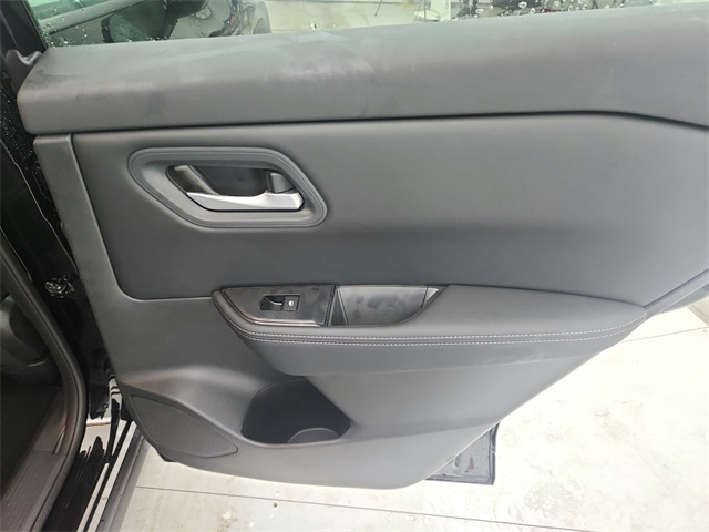 2025 Nissan Rogue SV photo 33