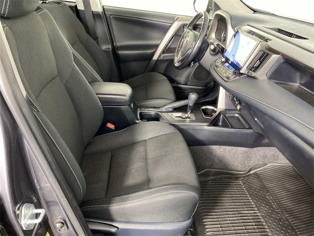 2018 Toyota RAV4 XLE photo 8