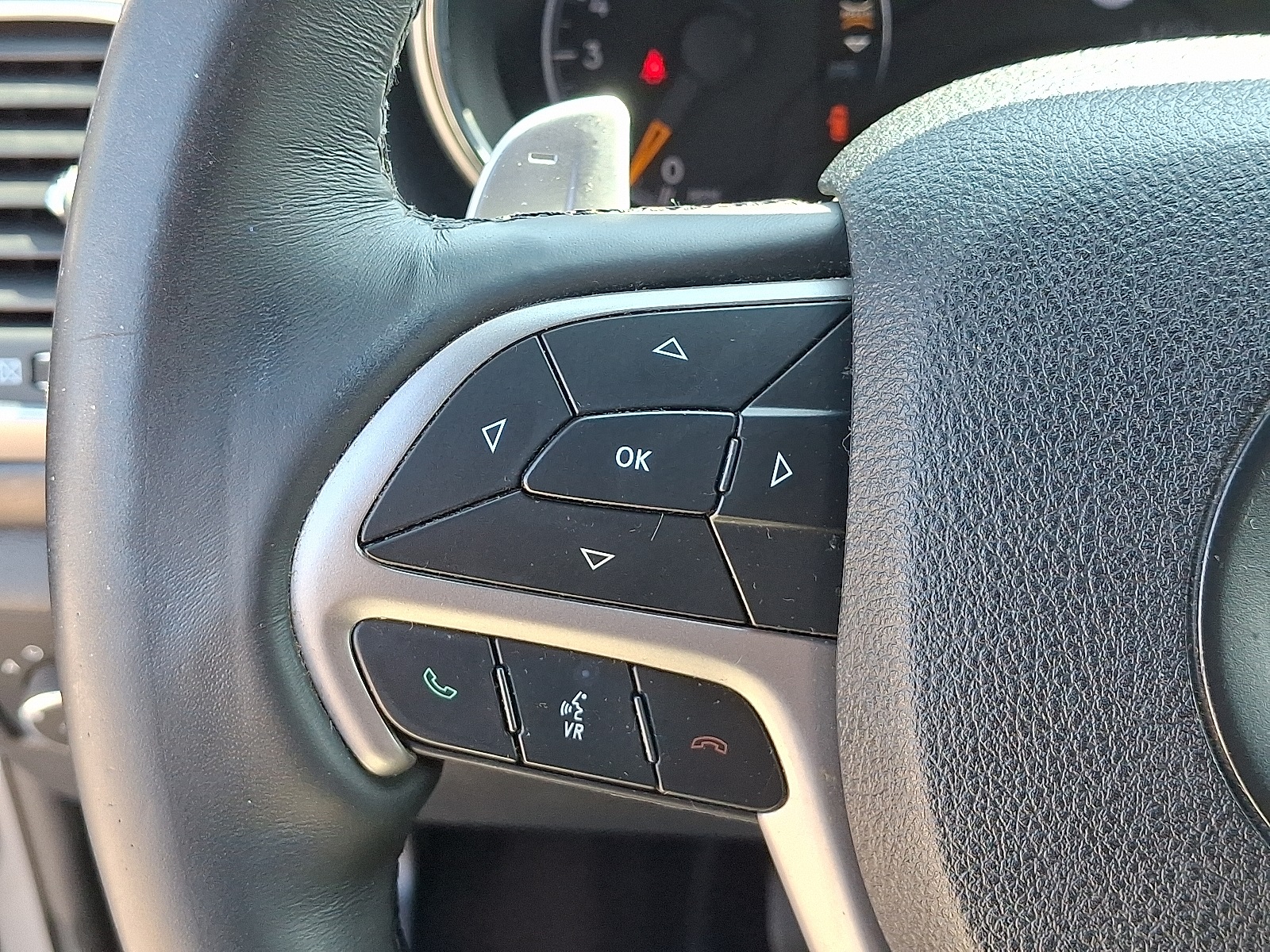 2017 Jeep Grand Cherokee Altitude photo 20