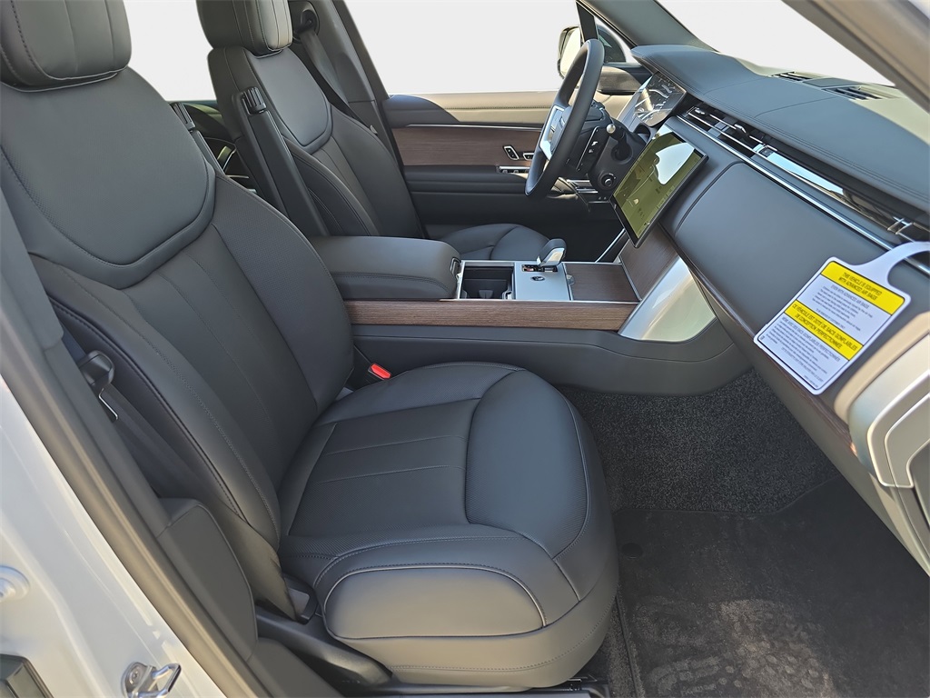 2025 Land Rover Range Rover SE photo 10