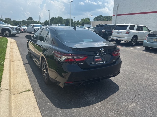 2024 Toyota Camry SE photo 7
