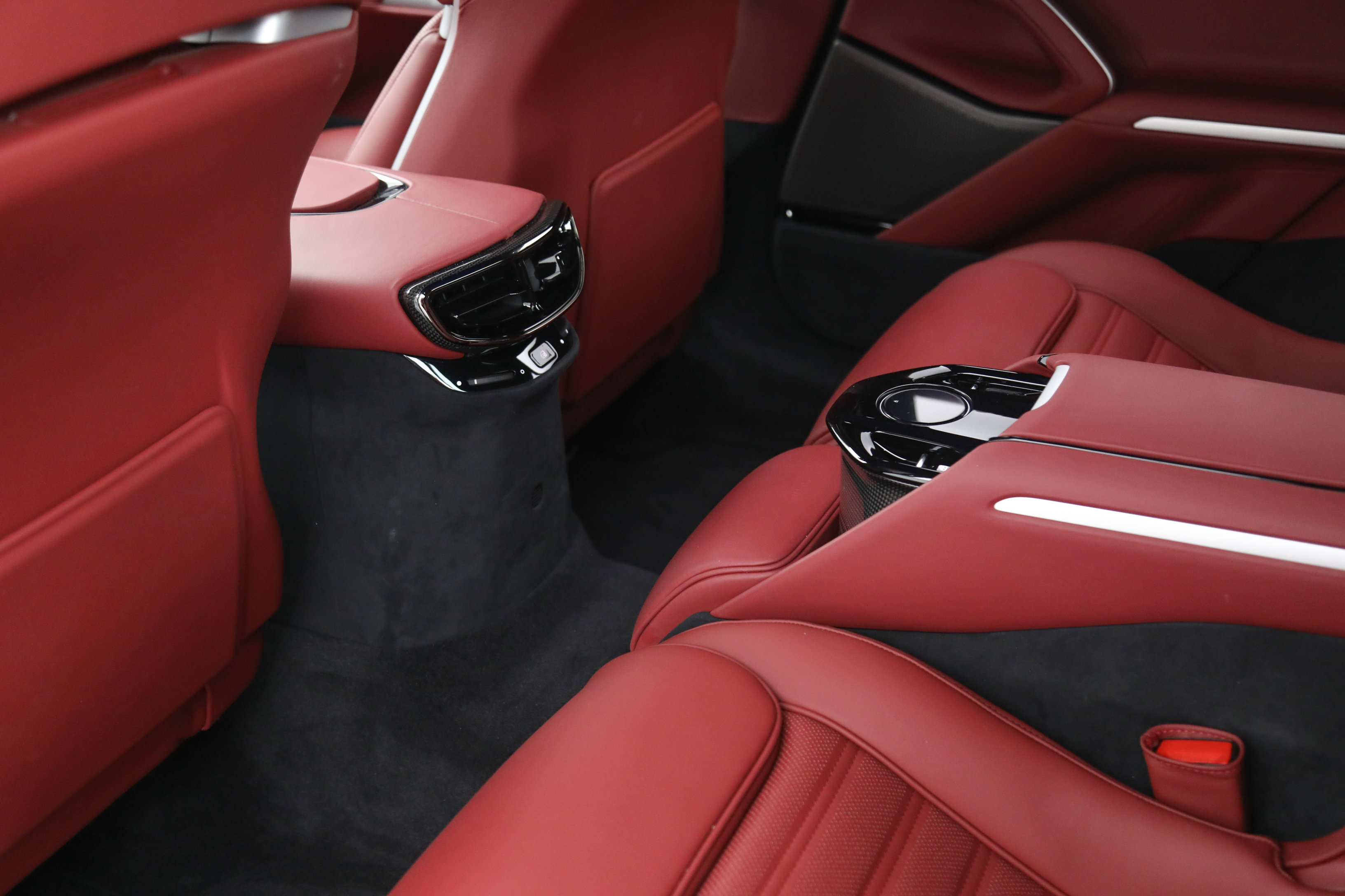 2024 Ferrari Purosangue photo 45