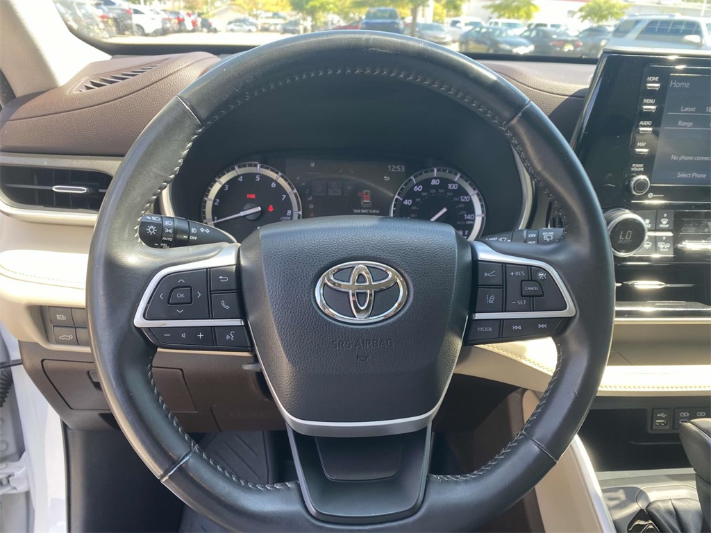 2022 Toyota Highlander XLE photo 26