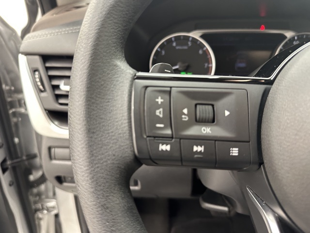 2023 Nissan Rogue SV photo 25