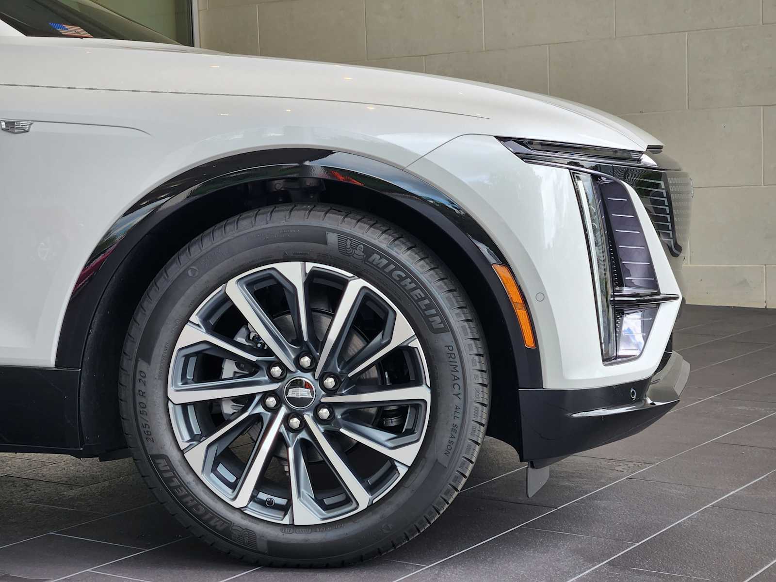 2025 Cadillac Lyriq Sport photo 4
