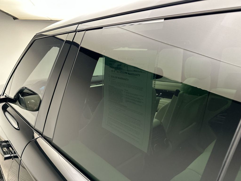 2024 Land Rover Range Rover SE photo 25
