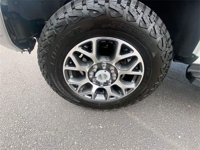 2021 Ford F-250 photo 2