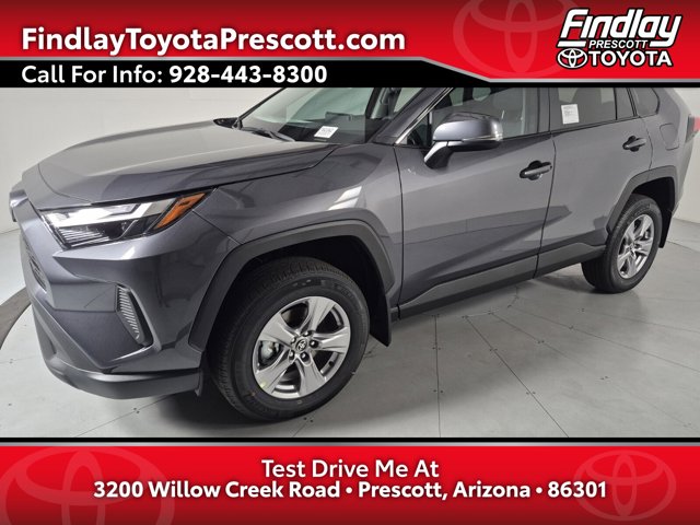 2025 Toyota RAV4 XLE's photo