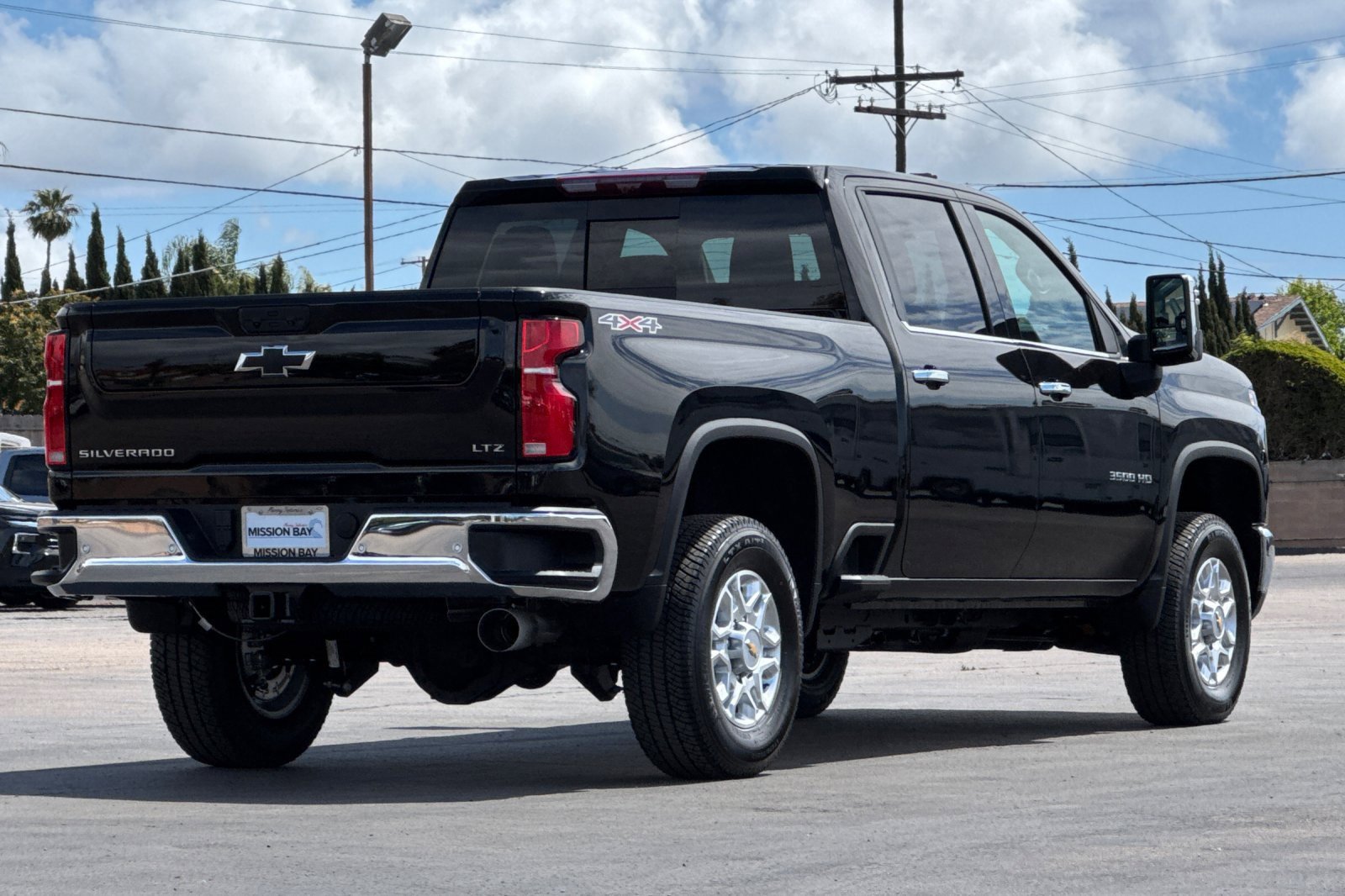 2025 Chevrolet Silverado 3500HD LTZ photo 4