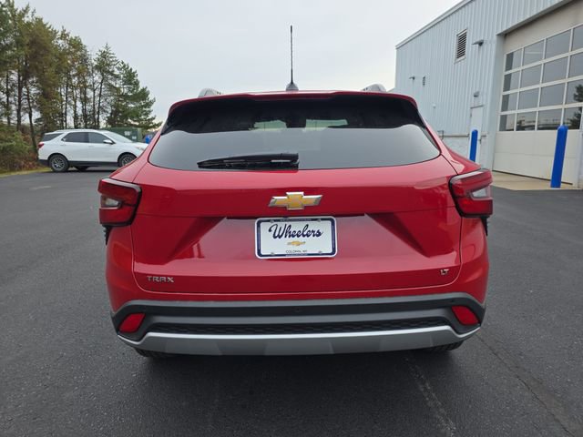 2026 Chevrolet Trax LT photo 4